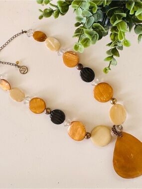 Handcrafted Multicolor Shell Teardrop Necklace - Women Jewelry EL Erica Lyon MOP